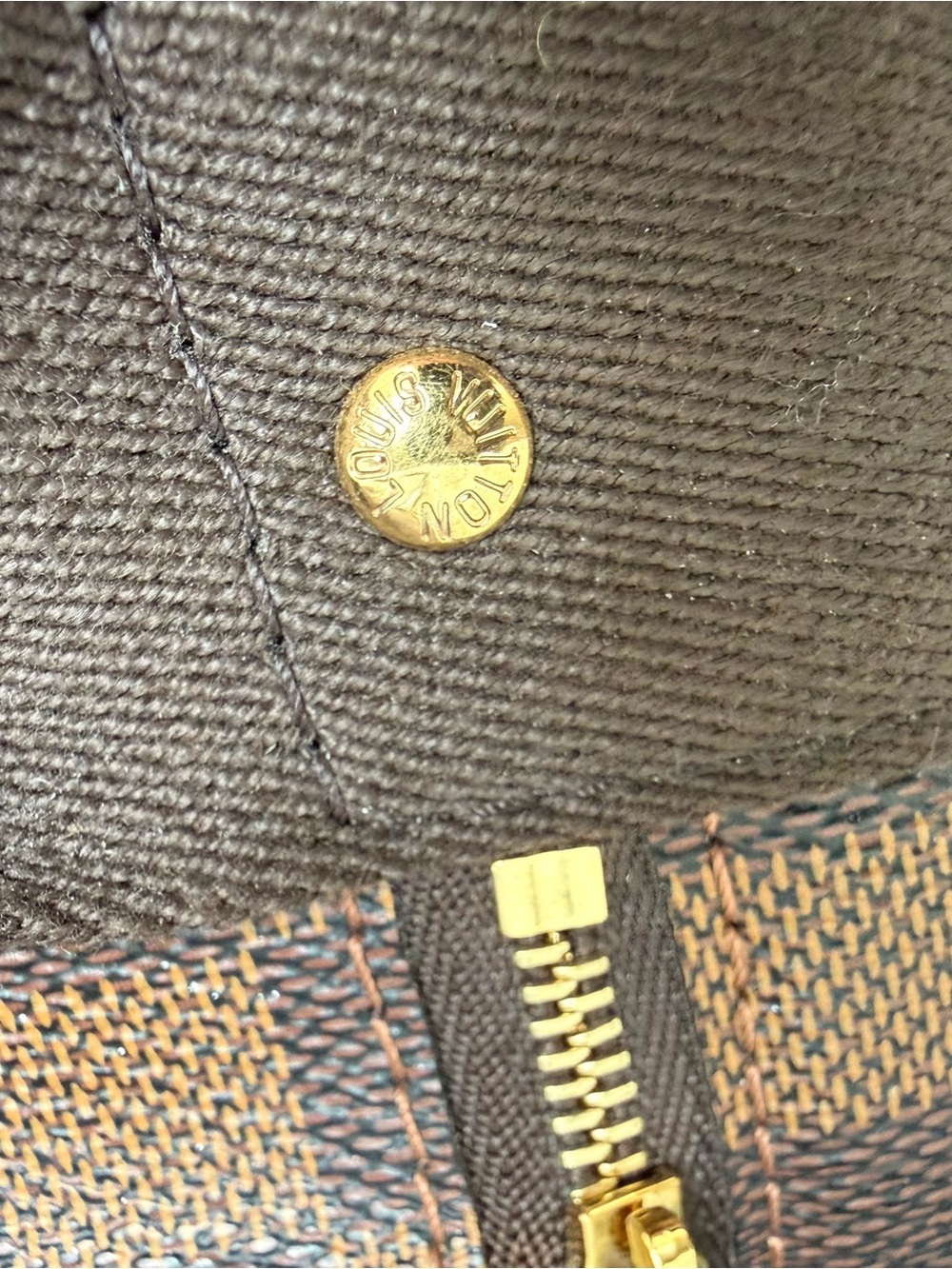 Louis Vuitton travel luggage bag with rolling wheels Authentic Retail 3800$ - Picture 7 of 15